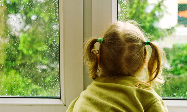 Lee más sobre el artículo Actividades para Hacer en Días de Lluvia con tu Hijo/a